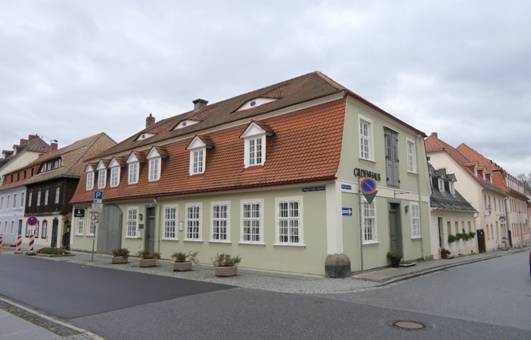 Obsah obr�zku venku, budova, obloha, oknoObsah generovan� pomoc� AI m��e b�t nespr�vn�.