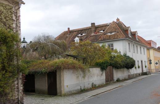 Obsah obr�zku venku, obloha, budova, stromObsah generovan� pomoc� AI m��e b�t nespr�vn�.