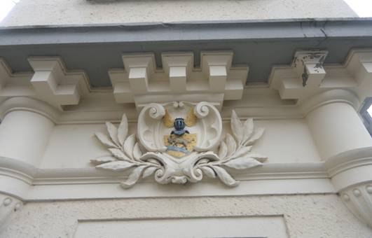 Obsah obr�zku budova, ��msa, �ezba, Kameno�ezbaObsah generovan� pomoc� AI m��e b�t nespr�vn�.